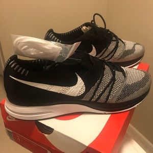 Nike Flyknit Trainer Oreo Size 11.5 New in Box NWB